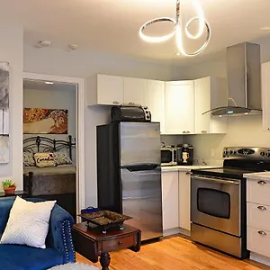  Apartment Downtown Executive Retreat With Private Balcony Near Bank Street - Sleep Max 2 Canada